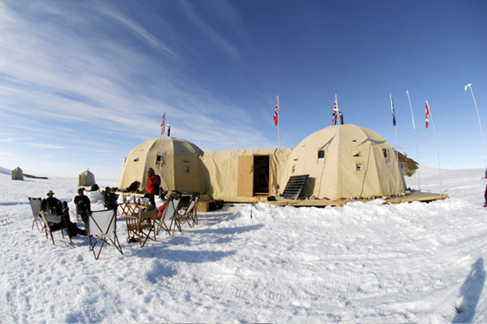 Antarctica-Mantis-Collection-camp