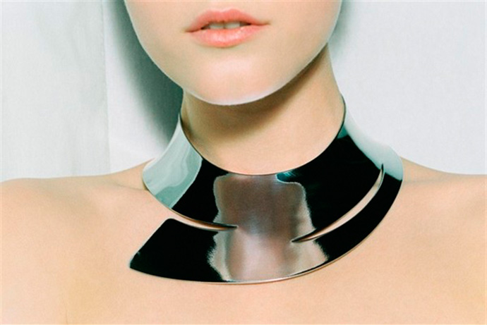 haute-from-the-neck-up-dior-in-me-necklace_2