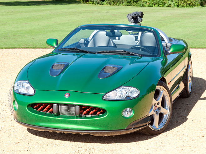 jaguar_xkr-convertible-007-die-another-day-2002_r2