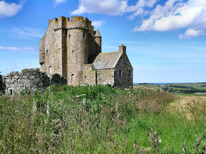 ruined-Inchdrewer-Castle-in-Aberdeenshire-