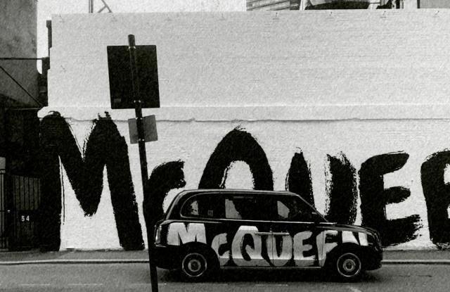 Граффити от Alexander McQueen