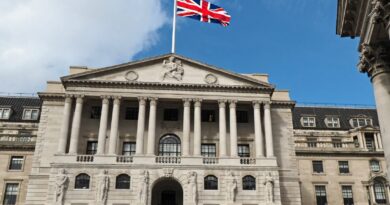 Банк Англии предсказывает, что инфляция достигнет пика в 4% этой зимой