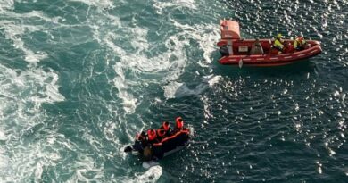 Лодка с 27 мигрантами затонула в море недалеко от Кале