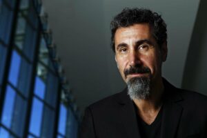 Солист группы System of a Down Серж Танкян