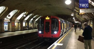 Мальчик и лондонское метро