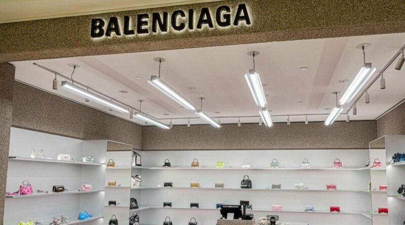 Balenciaga уходит из Twitter, уйдут ли другие бренды?
