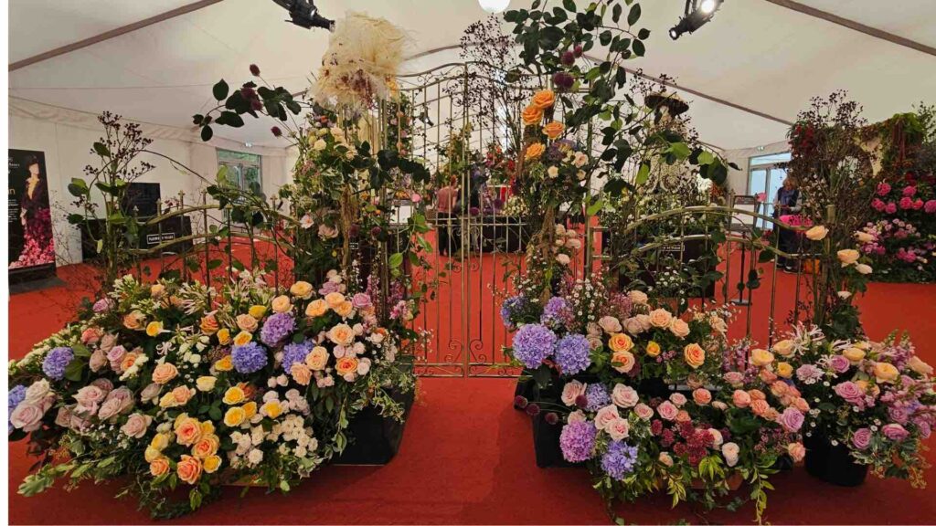 Аристократия в цветах: Downton Abbey и Fleurs de Villes в садах Кью