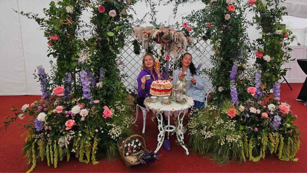 Аристократия в цветах: Downton Abbey и Fleurs de Villes в садах Кью