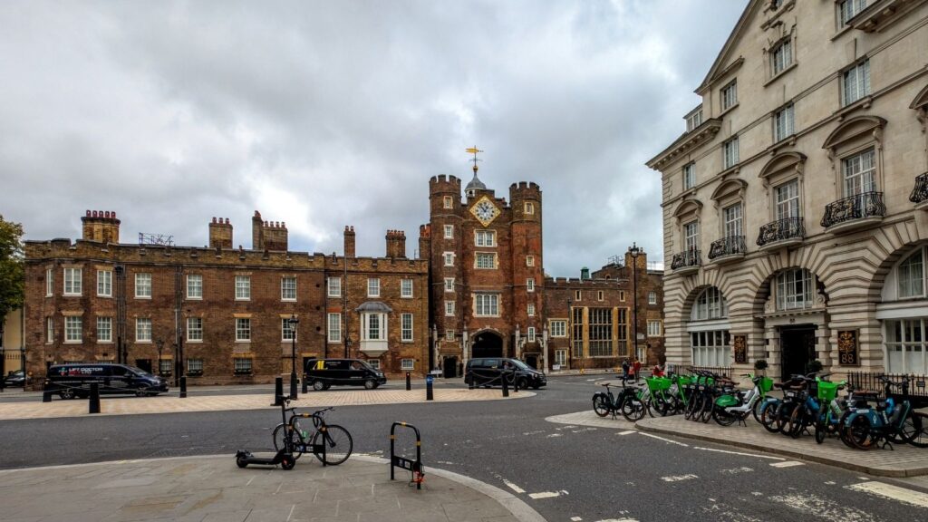 Сент-Джеймсский дворец