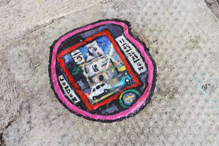 Миниатюры на тротуаре