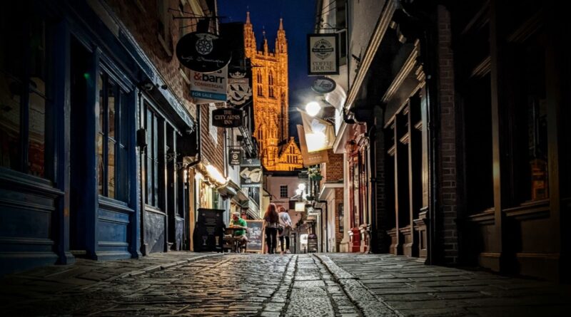 Что скрывает Кентербери за своими средневековыми фасадами