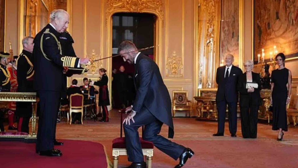Король Карл III произвел Дэвида Бекхэма в рыцари