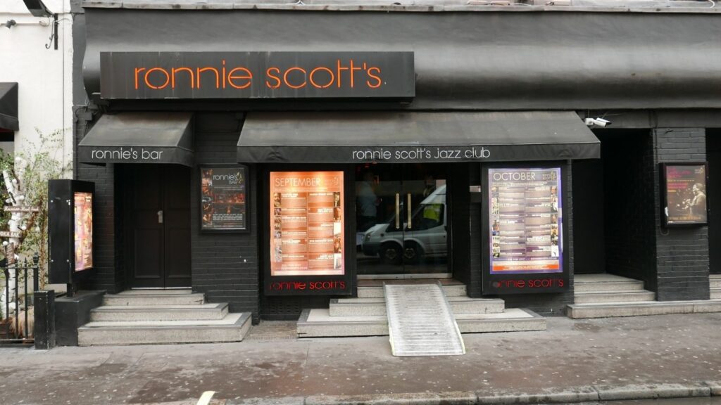 Джазовый Клуб Ронни Скоттс и Магия Ночного Сохо