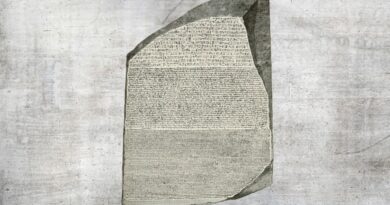 Розеттский камень: как древний пресс-релиз взломал историю