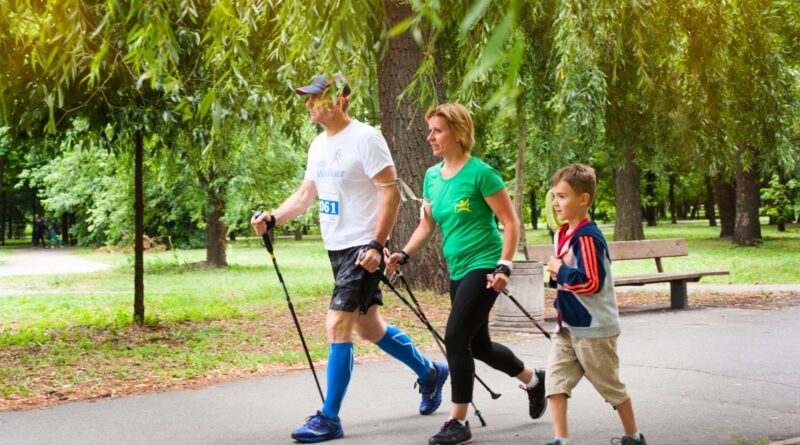 Скандинавская ходьба: спокойный фитнес для сердца и головы
