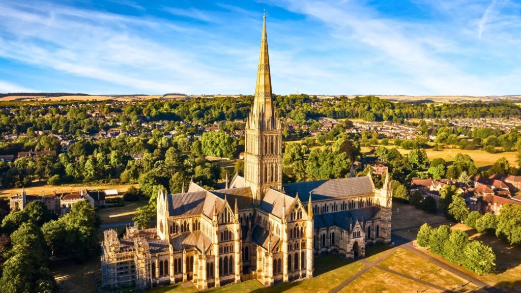 Готические загадки шпилей Солсбери