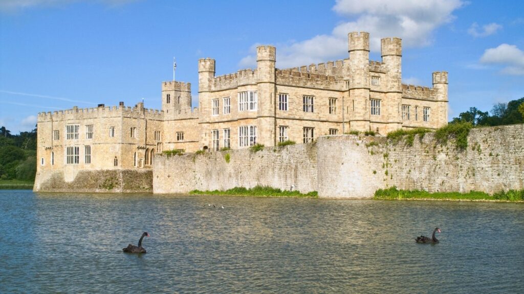 Замок Лидс: королевы, интриги и слишком хорошая репутация