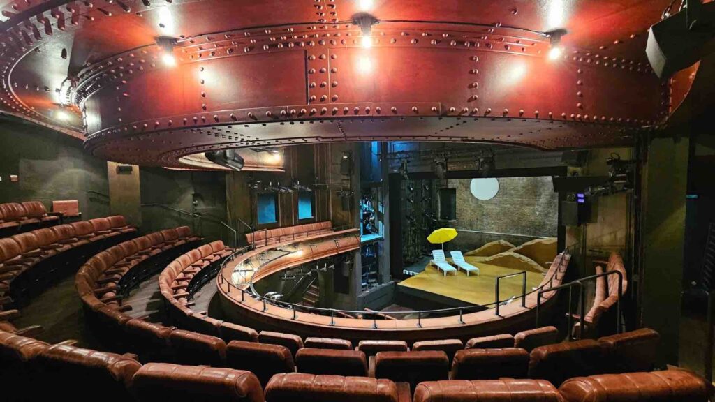 Театру Ройал-Корт 70! И это не про возраст, а про биографию