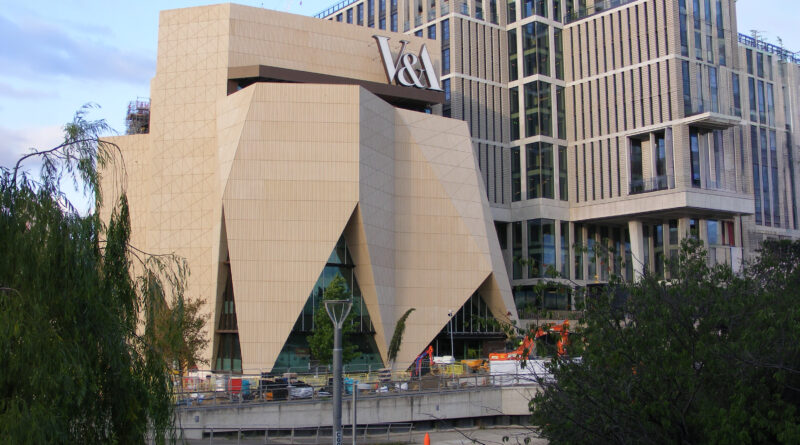 18 апреля 2026 открывается Восточный филиал музея Виктории и Альберта (V&A East)