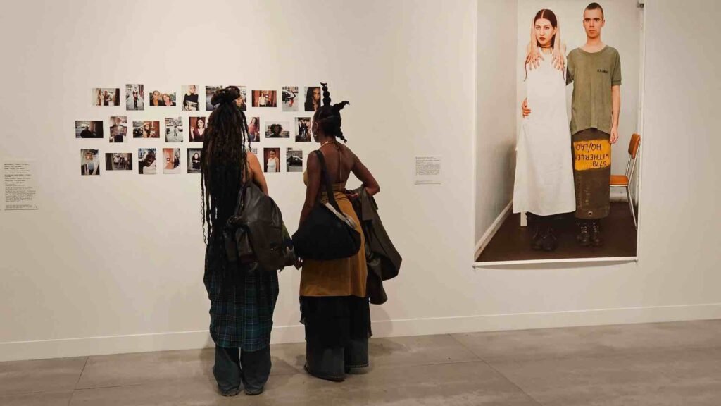 «Девяностые: искусство и мода» — эпоха Cool Britannia в Tate Britain